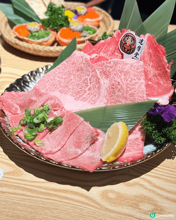 餐廳以達摩主題➕日系風格裝修為主，設有達摩神台、打卡牆及窗外...