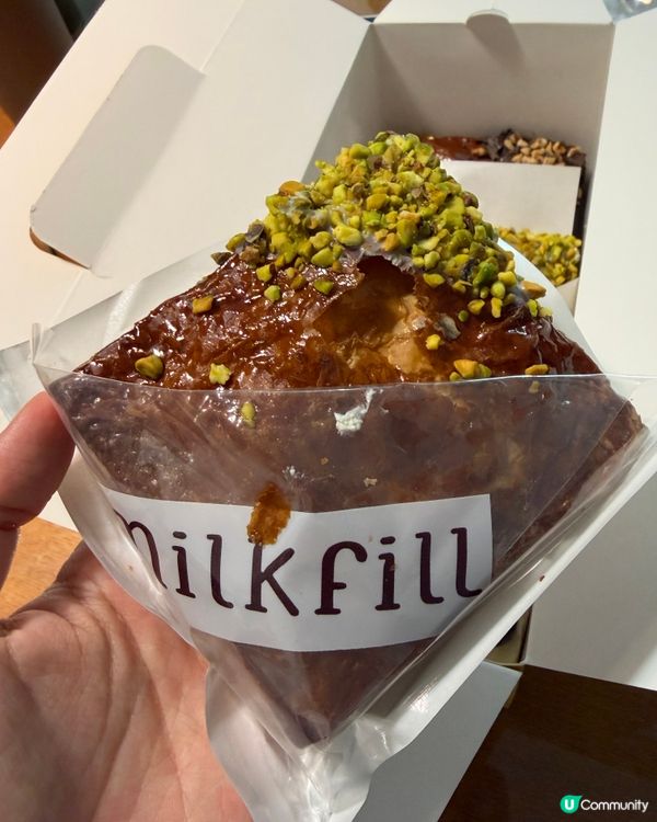 尖沙咀泡芙店🍰排到街尾，即刻試！😋