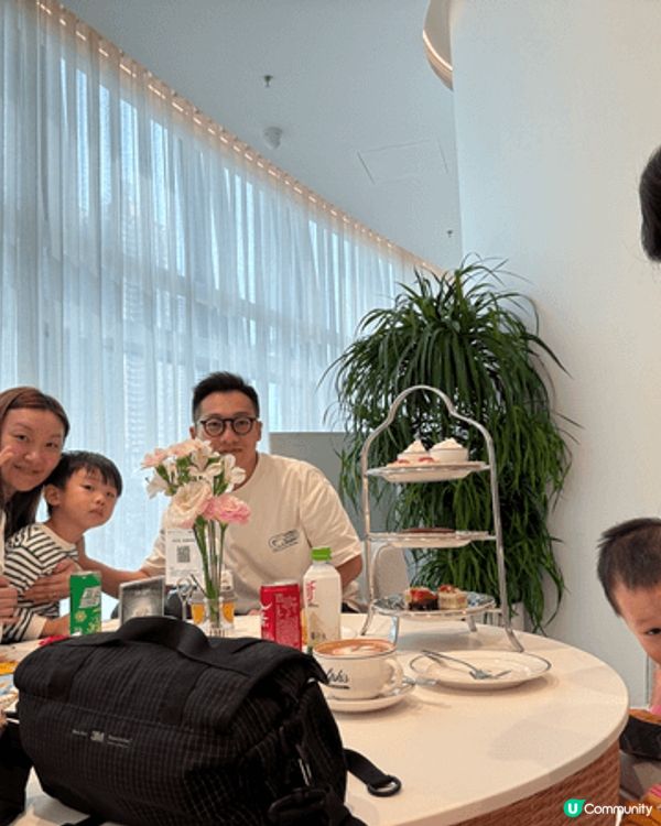 我們復活節旅行的時候回了深圳住一間親子酒店，可以讓兩個家庭一...