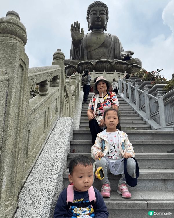 最近去了昂坪360，首先小童30，長者50，纜車上去之後有市...