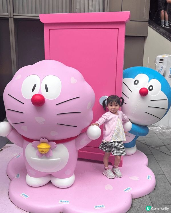 第一二張在飛船樂園 地方很大