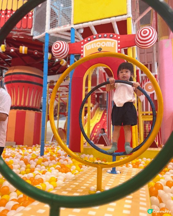 酒店的環迴落地玻璃採光真係非常正，手殘都可以影靚相啦～