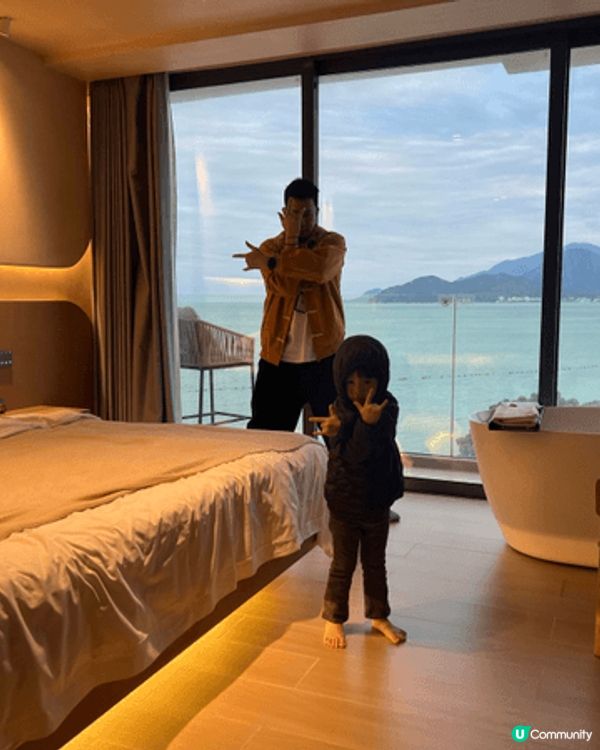 酒店的環迴落地玻璃採光真係非常正，手殘都可以影靚相啦～