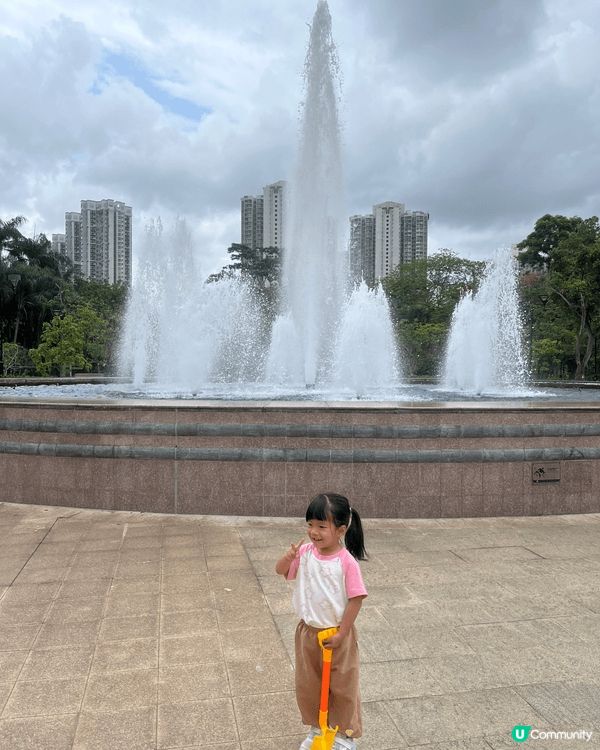 圖一：天水圍公園：有兒童公園供小朋友放電玩樂、有大面積的花草...