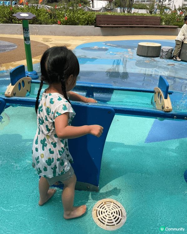 圖一：天水圍公園：有兒童公園供小朋友放電玩樂、有大面積的花草...
