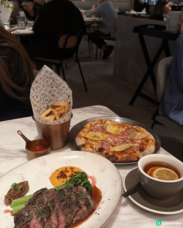 琴日同朋友去左為於觀塘嘅Flames 食 ～ 環境都好好 坐...