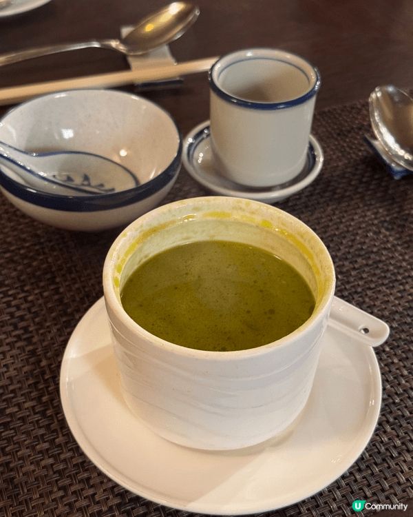 逸東軒係佐敦香港逸東酒店嘅米芝林一星粵菜餐廳，以手工點心同老...