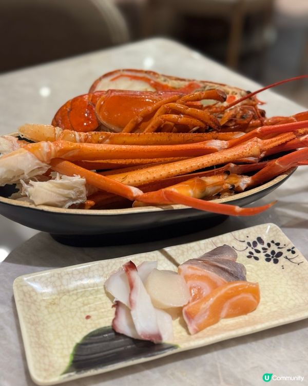 蟹腳 甜品正 仲有畫碟