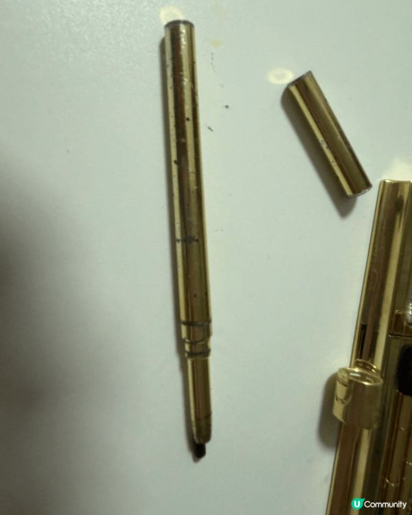 最近朋友送咗我款Dior的化妝品俾我，呢款化妝品有眼線筆眼影...