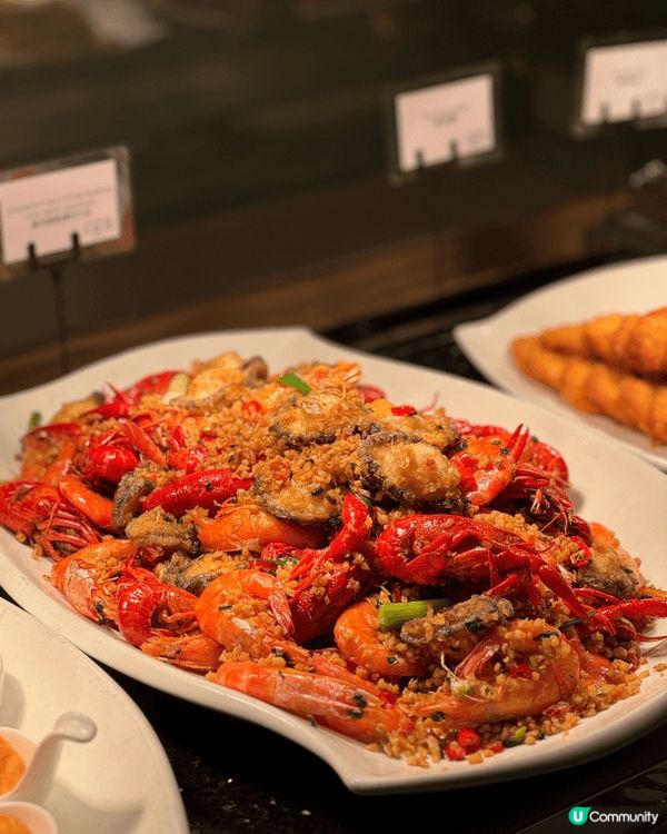 早排同朋友去左位於黃竹坑既南灣如心酒店食自助餐😍