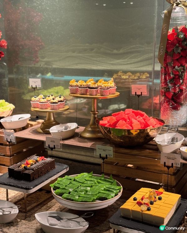 早排同朋友去左位於黃竹坑既南灣如心酒店食自助餐😍
