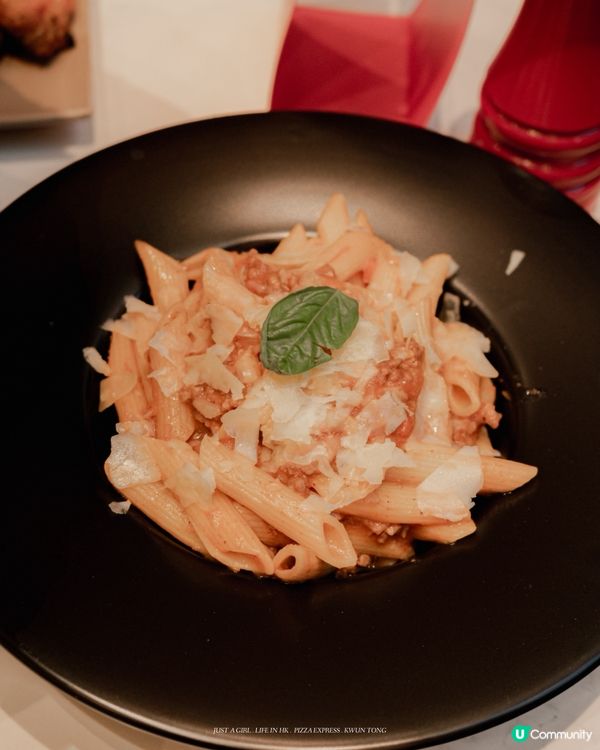 🍕 Pizza Express觀塘新店：熱騰騰的美味與分享