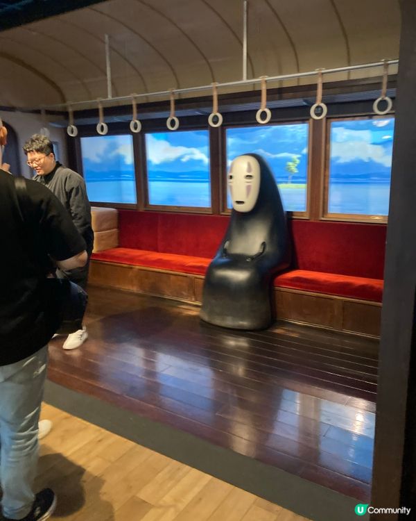 吉卜力公園最值得打卡的是吉卜力大倉庫內的經典場景展,能一次拍...