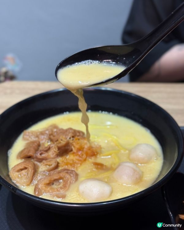五小時慢火熬製．招牌瑤柱金湯車仔麵