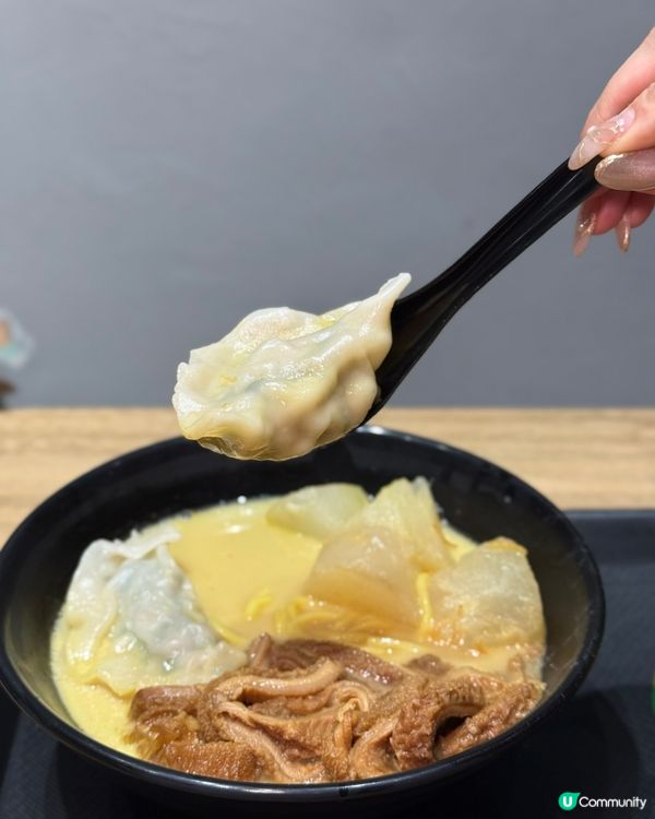 五小時慢火熬製．招牌瑤柱金湯車仔麵