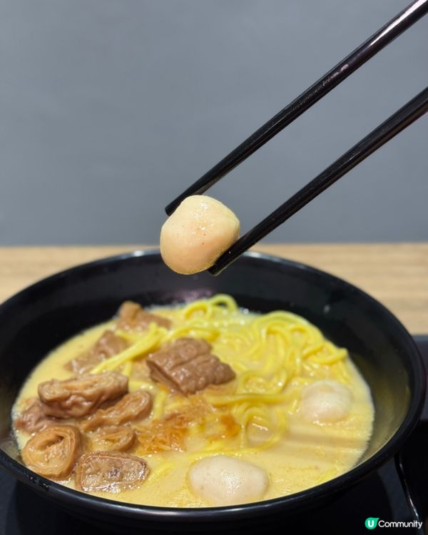 五小時慢火熬製．招牌瑤柱金湯車仔麵