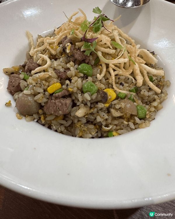 呢間西餐位於蓮塘口岸坐到阪田站附近嘅一個商場 環境好食物精緻...