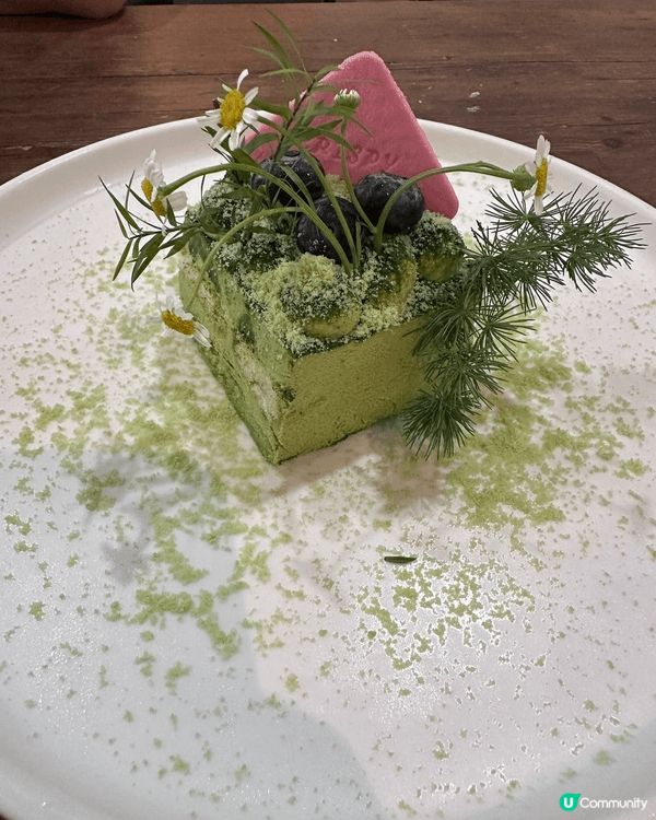 呢間西餐位於蓮塘口岸坐到阪田站附近嘅一個商場 環境好食物精緻...
