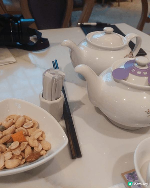 每逢假日都會帶小朋友去迪士尼樂園玩餐飽，欣賞各類型的精彩表演...