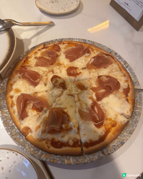 這道九龍富豪酒店 Mezzo 西餐廳的「牛肝菌燴意大利飯伴巴...