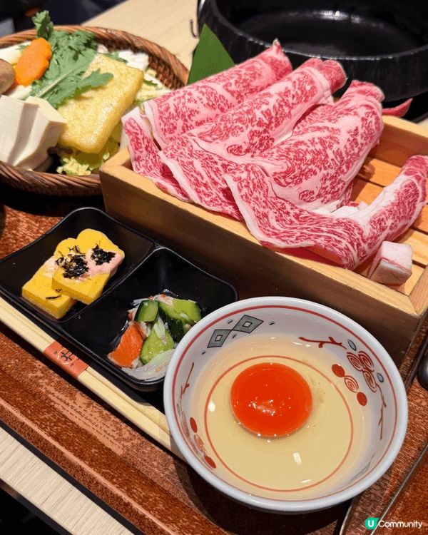 位於尖沙咀嘅 壽喜關西 牛肉係日本和牛 有3個級別揀 呢個係...