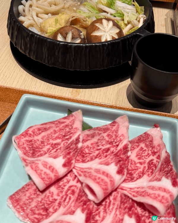 位於尖沙咀嘅 壽喜關西 牛肉係日本和牛 有3個級別揀 呢個係...