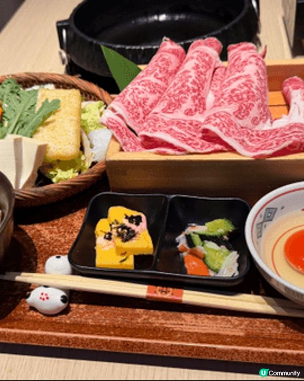 位於尖沙咀嘅 壽喜關西 牛肉係日本和牛 有3個級別揀 呢個係...