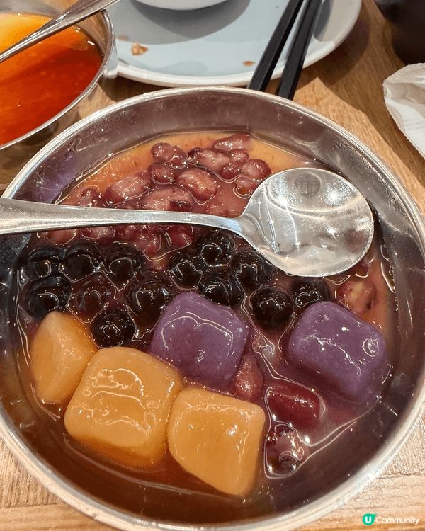 山見打邊爐環境都幾舒服  唔會太逼 食材新鮮選擇都多  湯底...