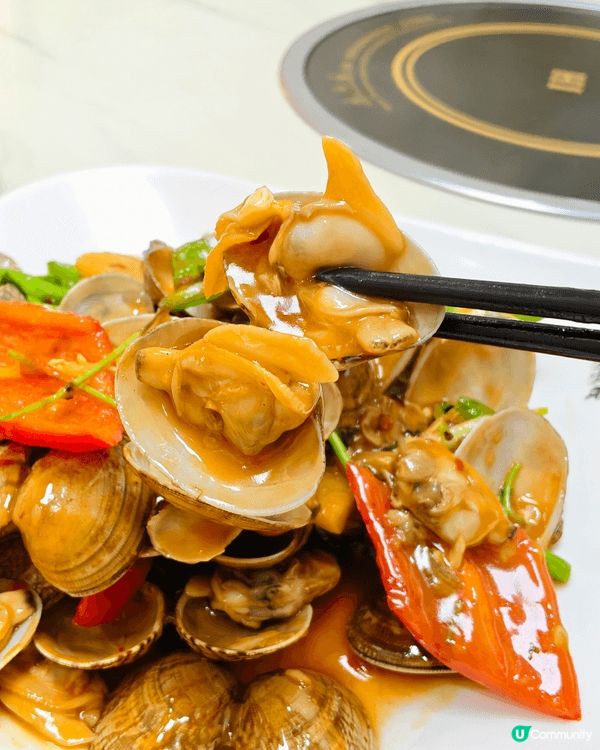 最喜歡食大排檔，有鑊氣，是香港本地人的味道。炒花甲，海鮮粥都...