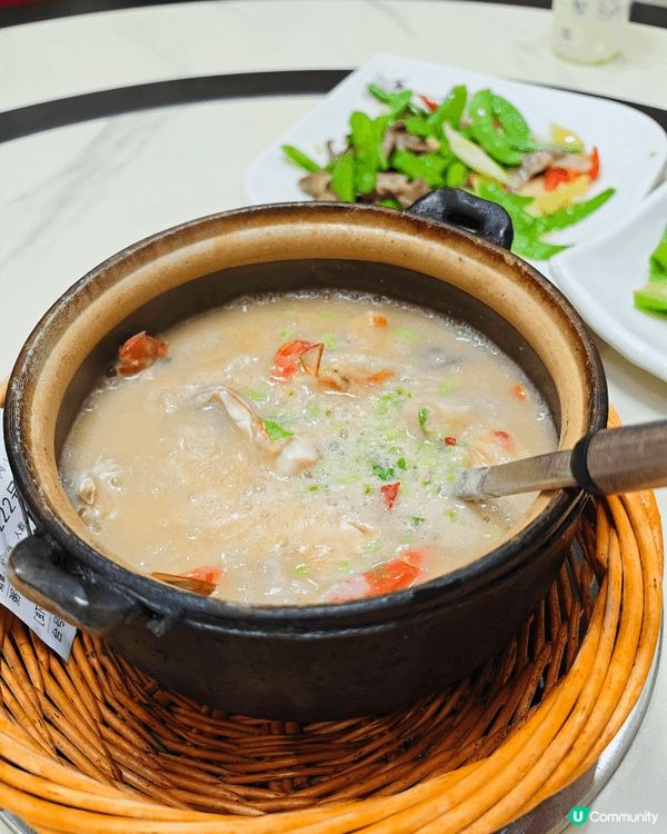 最喜歡食大排檔，有鑊氣，是香港本地人的味道。炒花甲，海鮮粥都...