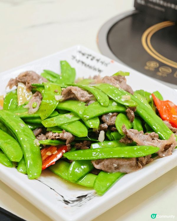 最喜歡食大排檔，有鑊氣，是香港本地人的味道。炒花甲，海鮮粥都...