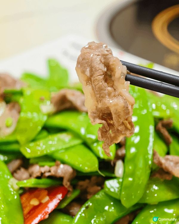 最喜歡食大排檔，有鑊氣，是香港本地人的味道。炒花甲，海鮮粥都...