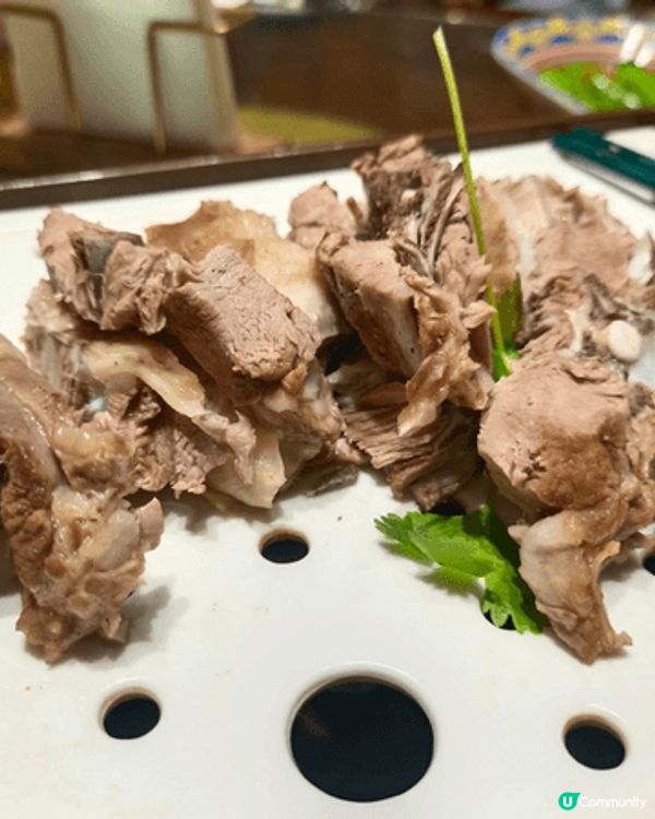 南新疆菜香料濃烈，孜然羊肉鮮嫩，烤餅香脆，融合民族風味，最能...