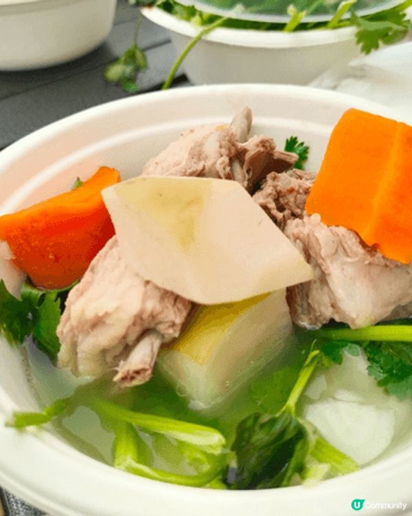 南新疆菜香料濃烈，孜然羊肉鮮嫩，烤餅香脆，融合民族風味，最能...