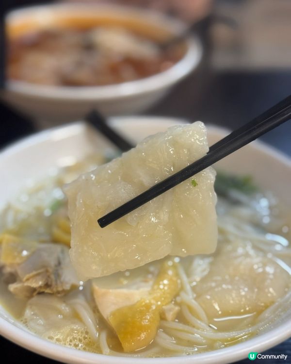 環境舒服🤤 必試花膠雞米線🍲