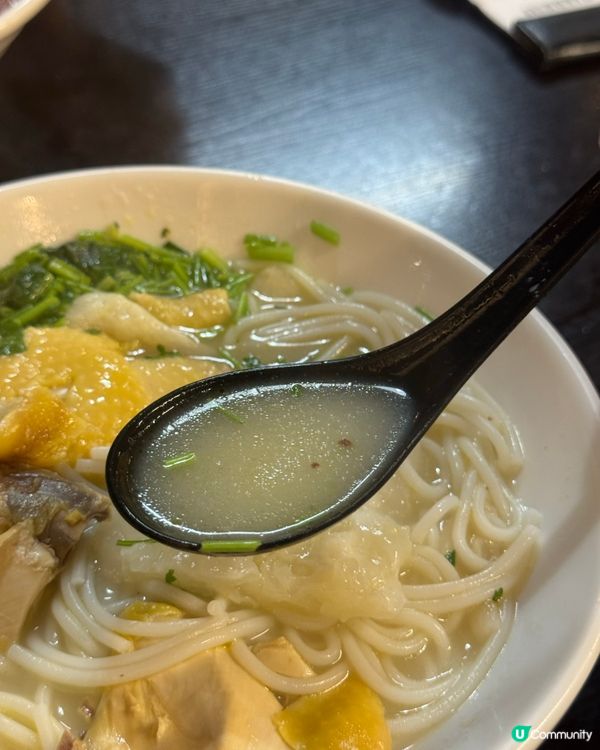 環境舒服🤤 必試花膠雞米線🍲