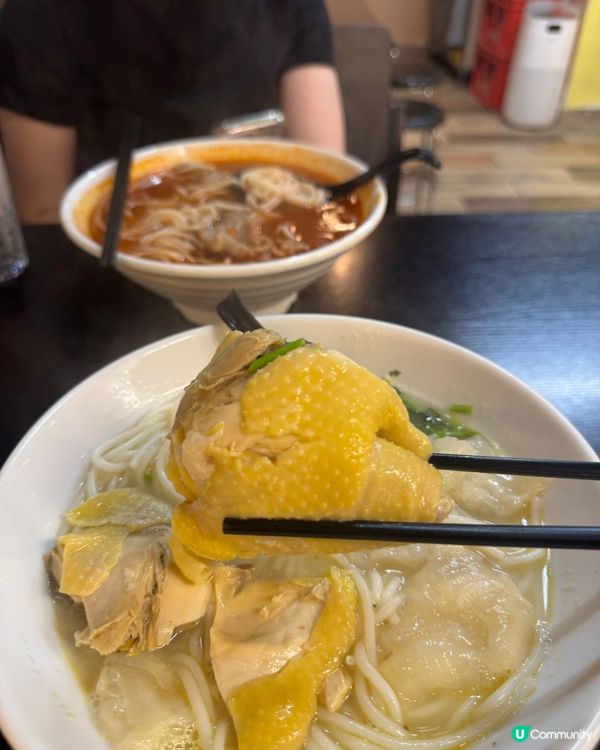 環境舒服🤤 必試花膠雞米線🍲