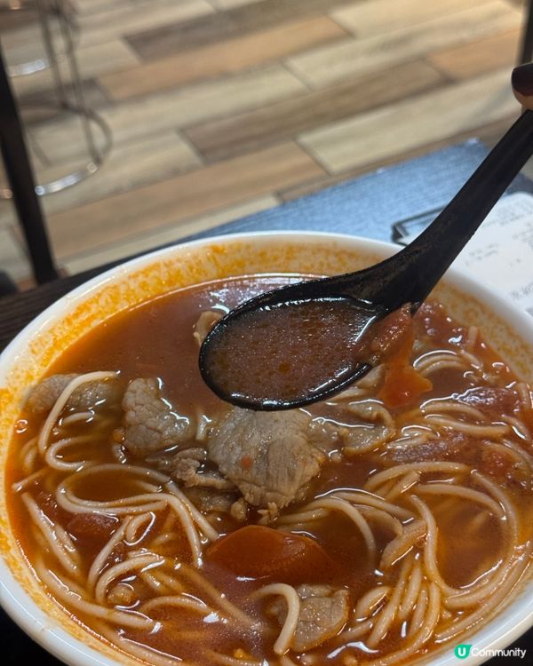 環境舒服🤤 必試花膠雞米線🍲