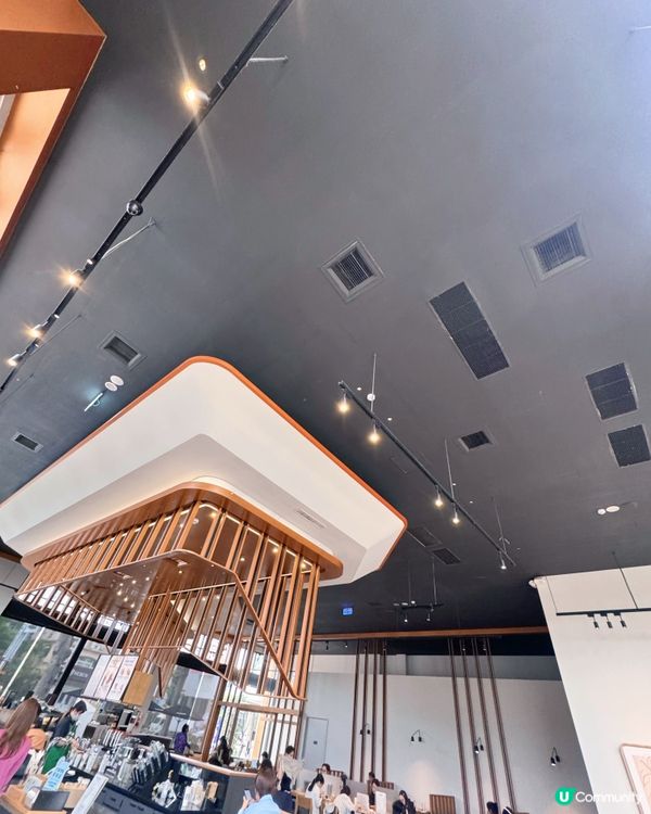 自然與現代美學的Starbucks分店