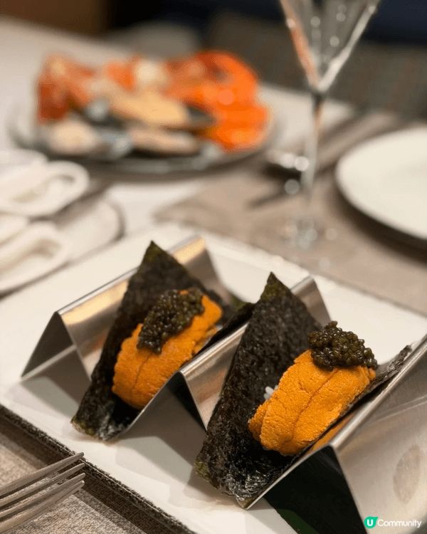 海鮮與甜點都很出彩，取餐區佈局合理不擁擠，補餐速度很快，服務...