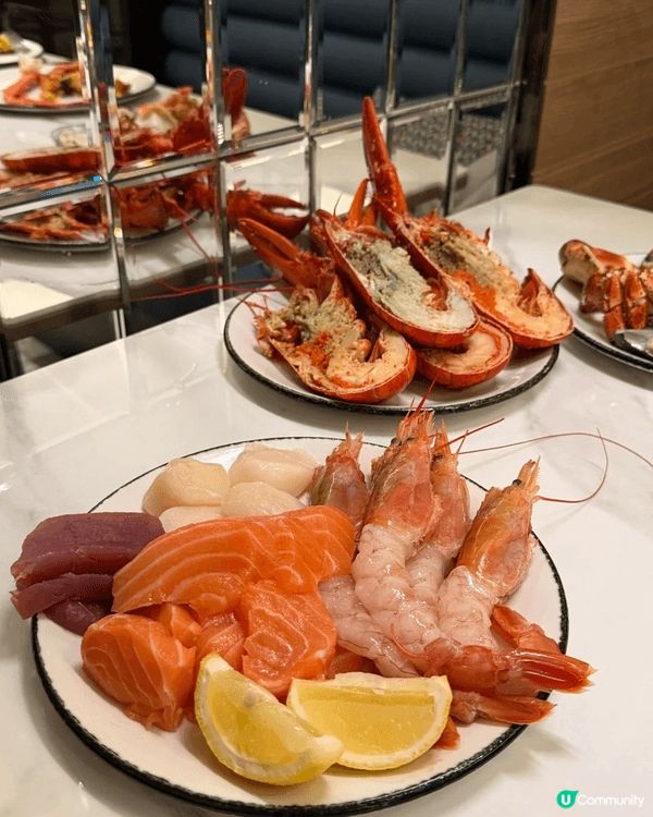 海鮮與甜點都很出彩，取餐區佈局合理不擁擠，補餐速度很快，服務...