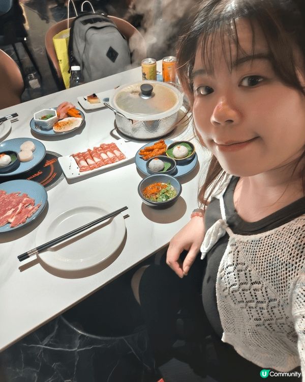 早前喺深圳食過一個海鮮自助火鍋，地方大之餘，除了海鮮仲有其他...