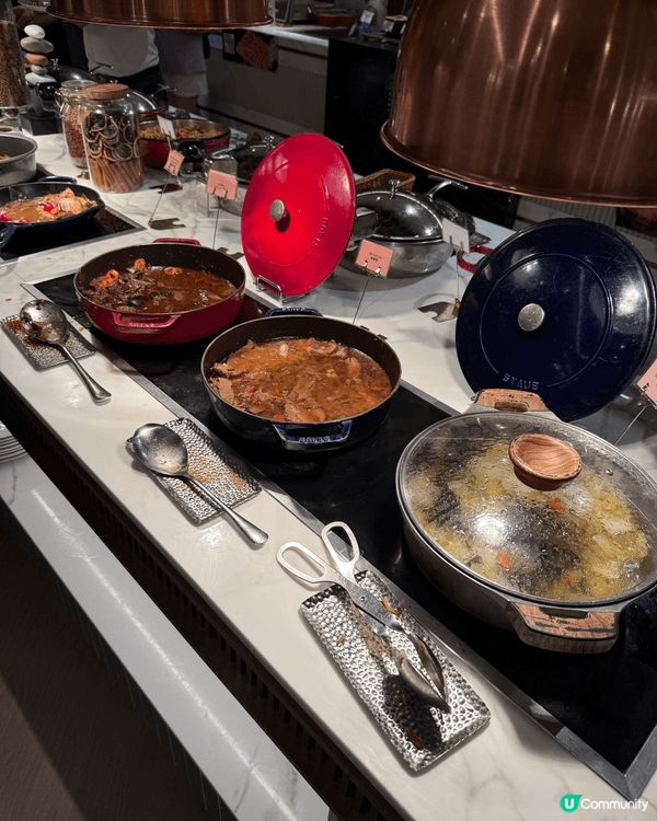 第一次帶仔仔食buffet揀左左位於沙田帝都酒店的柏麗，平日...