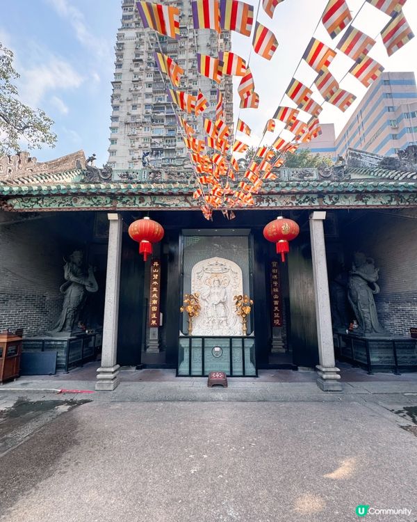 雙面雕刻的白玉像