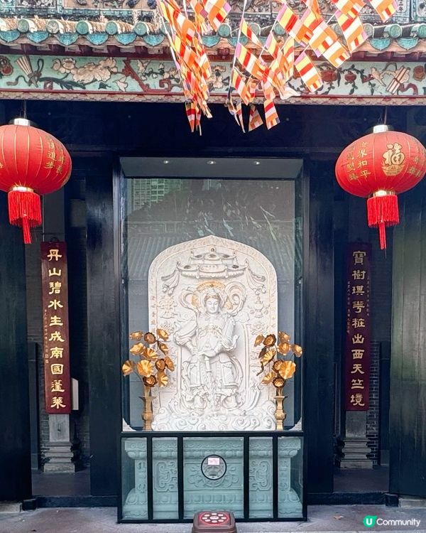 雙面雕刻的白玉像