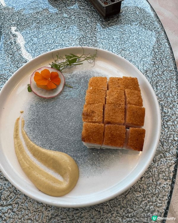 今次去咗中環IFC國金軒食晏，餐廳走高端典雅路線，環境舒適。...