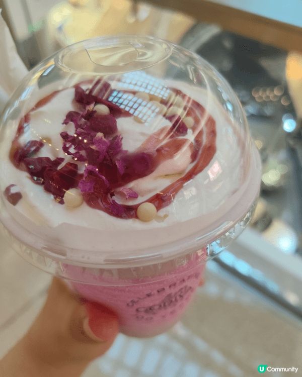 呢杯係 GODIVA 慶祝 100 週年推出嘅限定粉紅覆盆子...