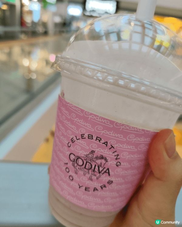 呢杯係 GODIVA 慶祝 100 週年推出嘅限定粉紅覆盆子...