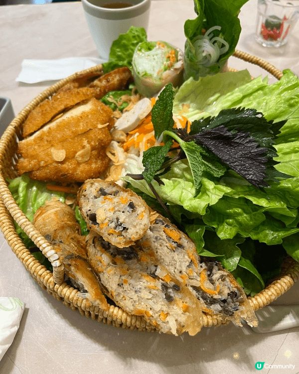 食多啲唔同種類顏色嘅食物，就是我嘅人生咁樣，一樣咁色彩繽紛，...