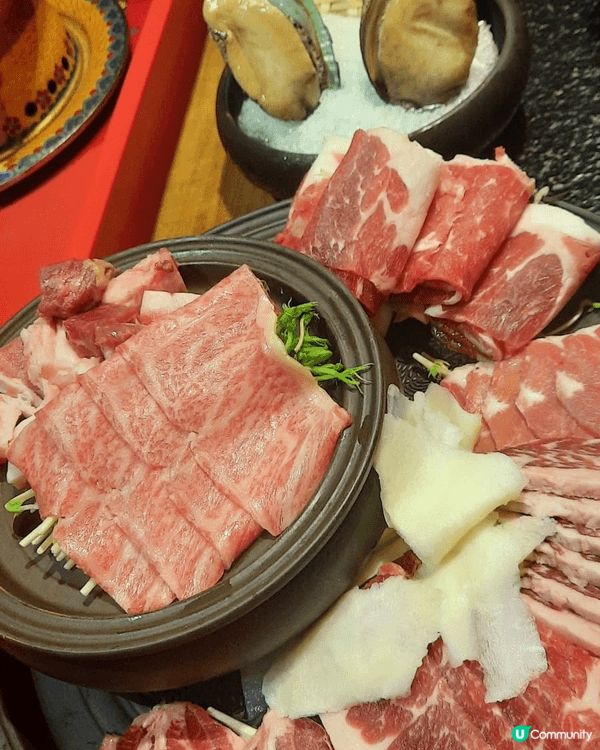 喺「大滾友」食火鍋，真係有種地道又豪邁嘅感覺 😍。湯底滾起嚟...
